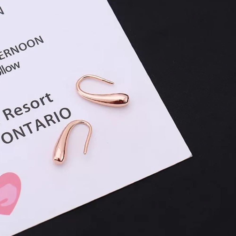 Rose gold minimal earrings - 925 sterling silver effortless chic everyday wear - Picture 4 of 6